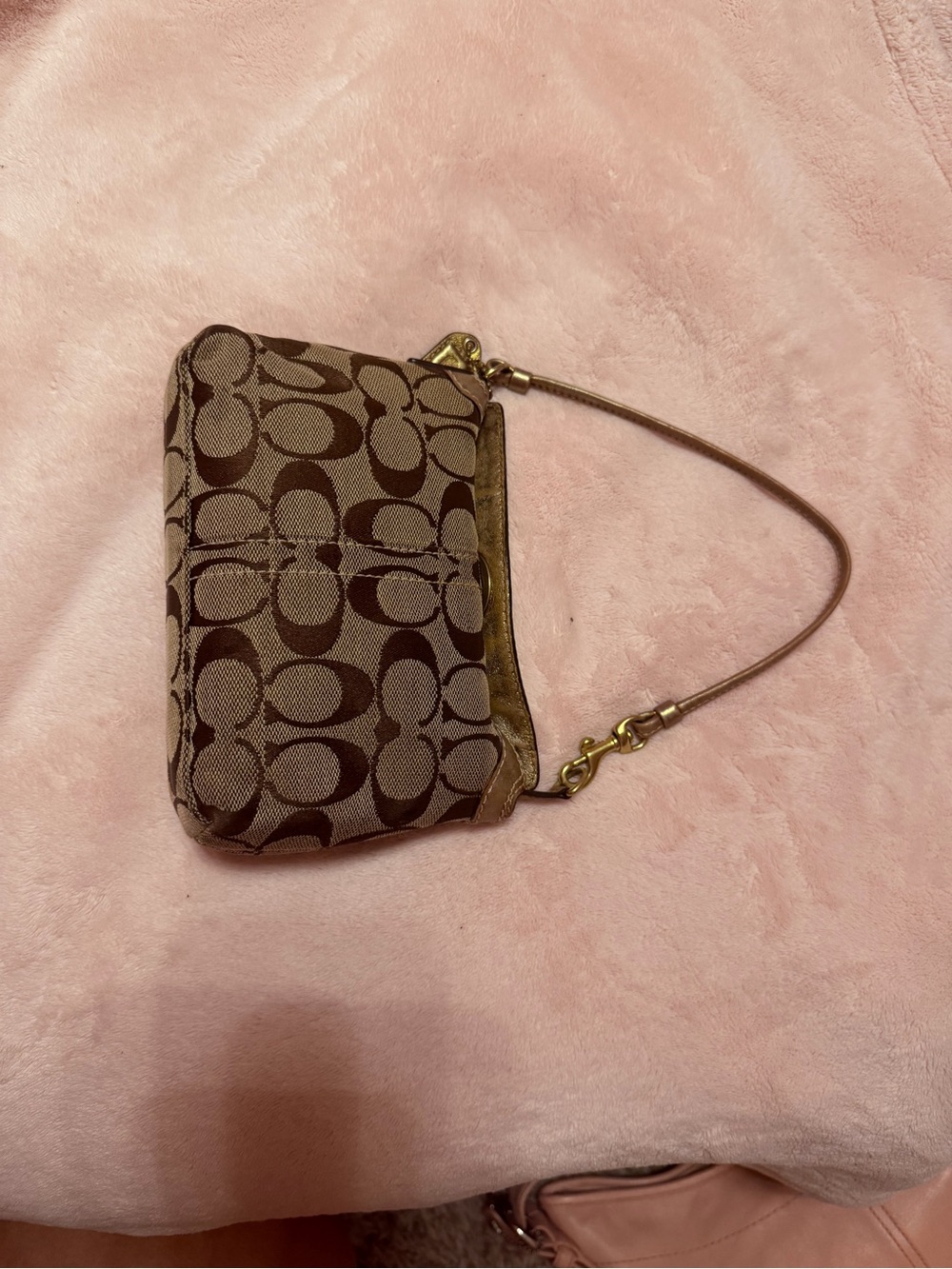 Coach Brown Signature Jacquard Shoulder Bag with Gold Hardware - Picture 4 of 4